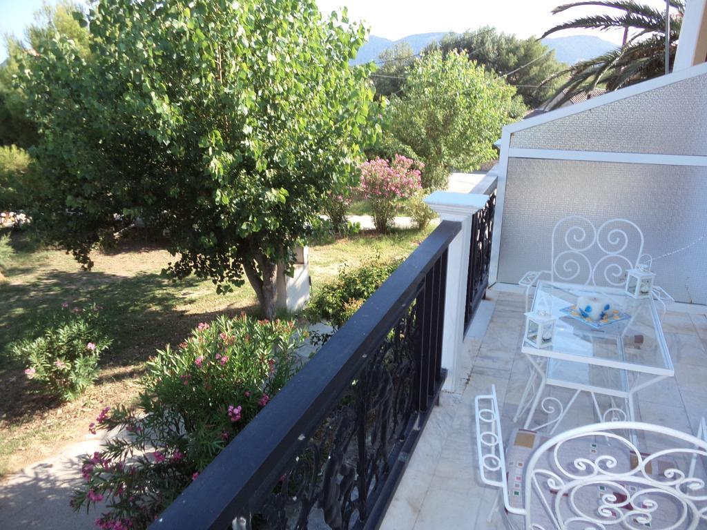 Renesis Studios Lithakia  Rom bilde