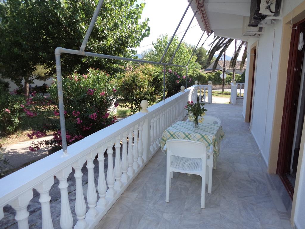 Renesis Studios Lithakia  Rom bilde